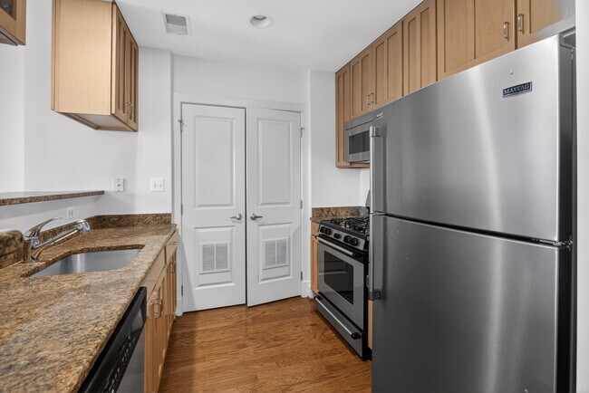 Foto del edificio - 1200 N Hartford St