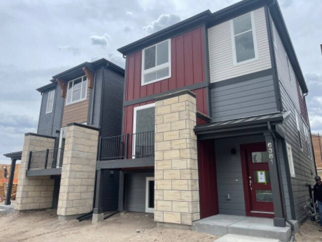 Foto del edificio - 6381 Rollick Dr