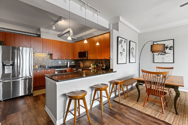 Foto del edificio - 1225 W Morse Ave