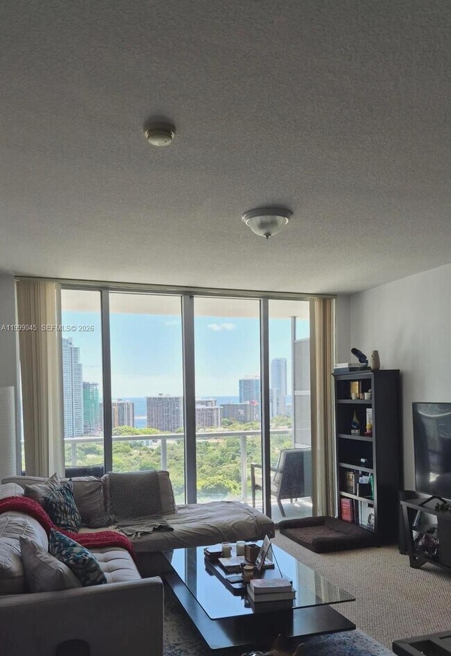 Foto del edificio - 79 SW 12th St