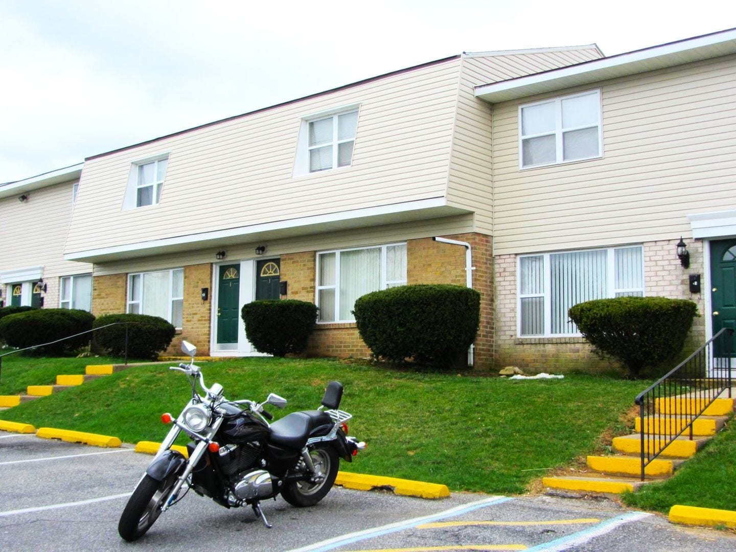 Lafayette Hills Apartments photo 4