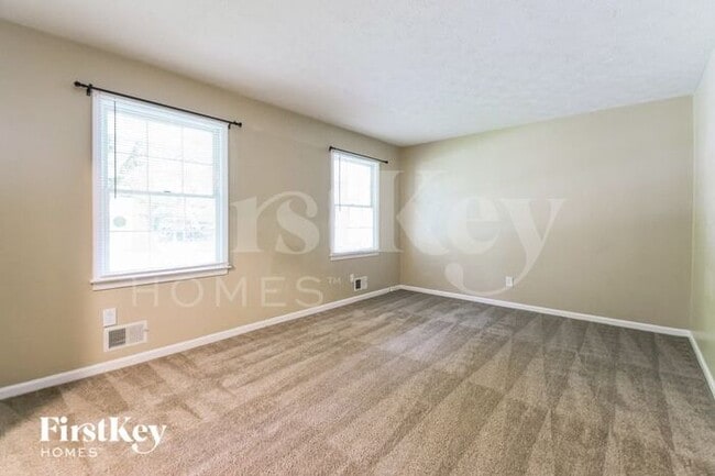 Building Photo - 111 Elizabeth Way