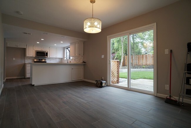 Foto del edificio - 6507 Oakcreek Way