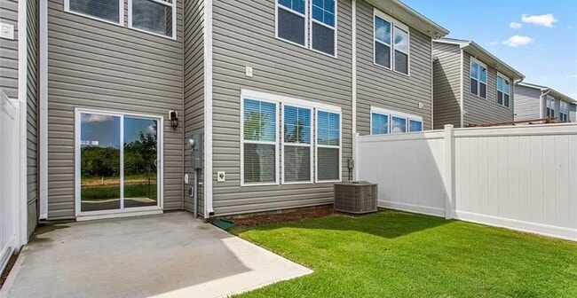 Photo - 1692 Hallview Ct Townhome