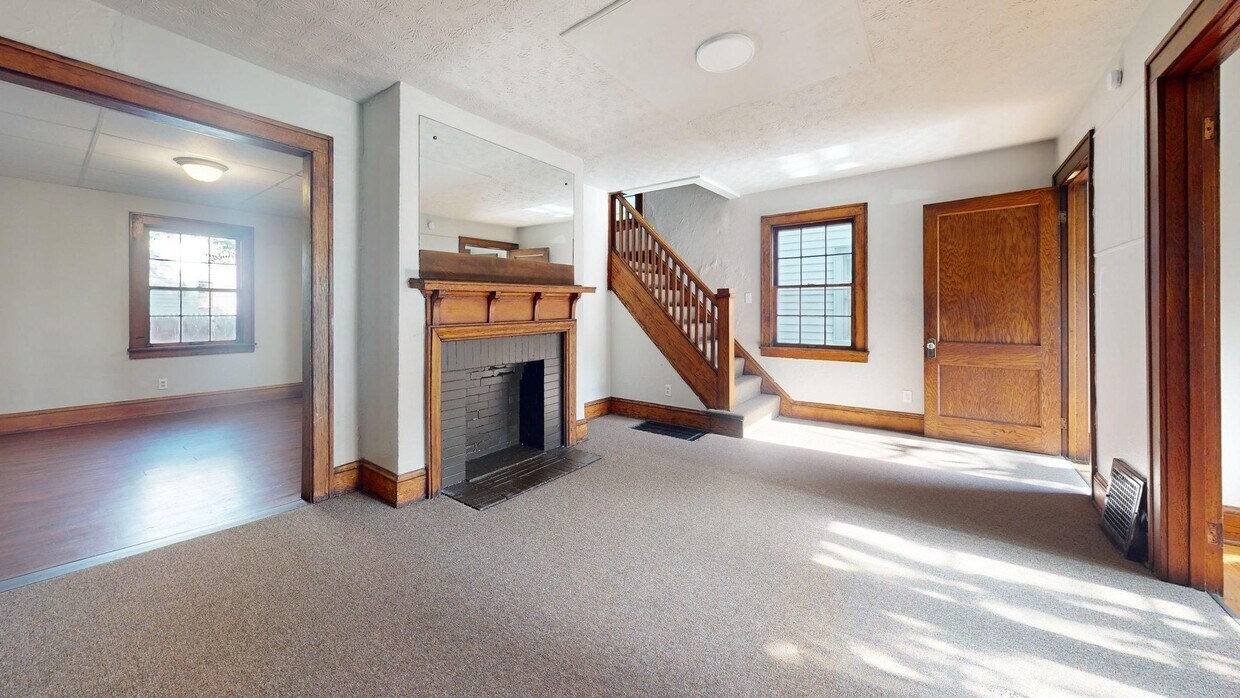 Foto principal - Akron 3 Bedroom Single Family Home