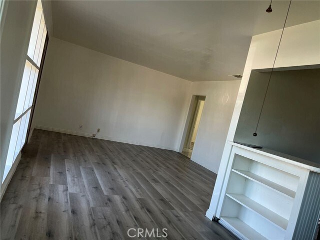 Foto del edificio - 140 W Midway Manor