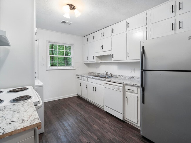Building Photo - 2546 Joe Jerkins Blvd