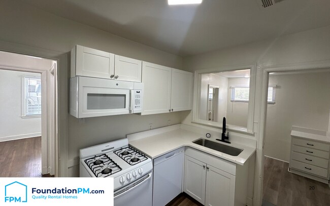 Foto del edificio - 113 N Greer St