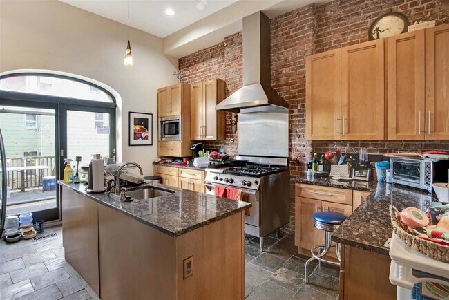Building Photo - 351 Communipaw Ave