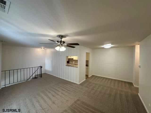 Foto del edificio - 703 Camelback Ct