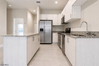 Building Photo - 3313 SW 8th Pl