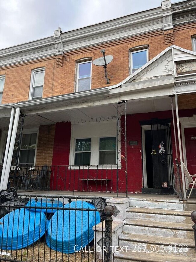 Building Photo - Townhouse in East Germantown