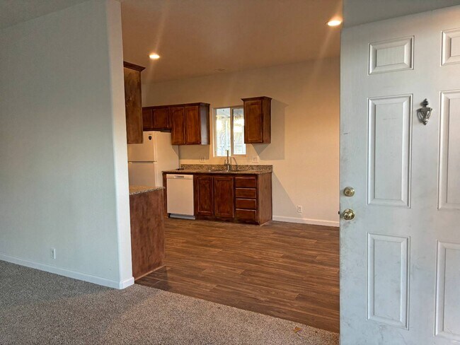 Foto del edificio - 220 S Elk St