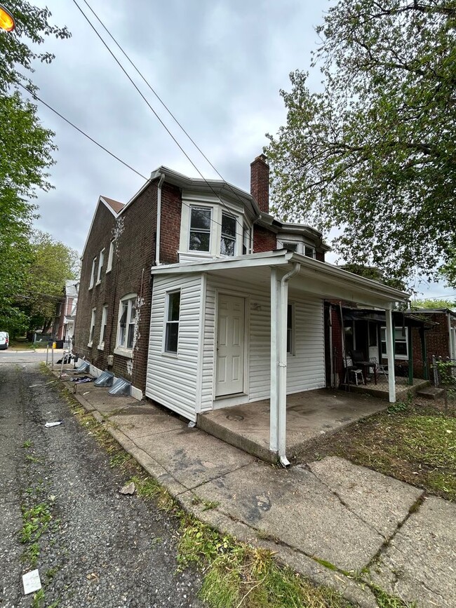 Foto del edificio - 19 E Ingham Ave
