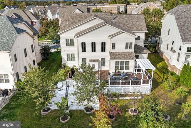 Building Photo - 42229 Majestic Knolls Dr