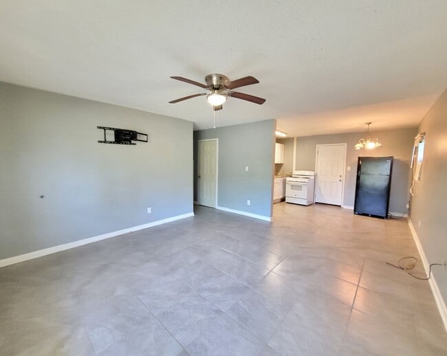 Foto del edificio - 1302 Lancer Drive Pensacola, FL 32534 Janu...