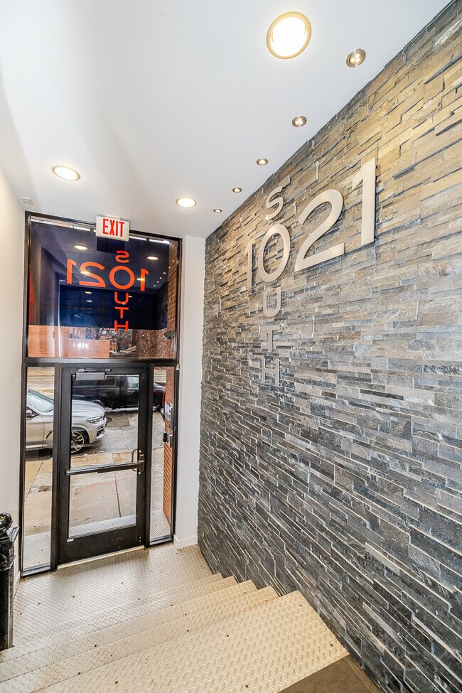 Foto del edificio - 1021 S State St