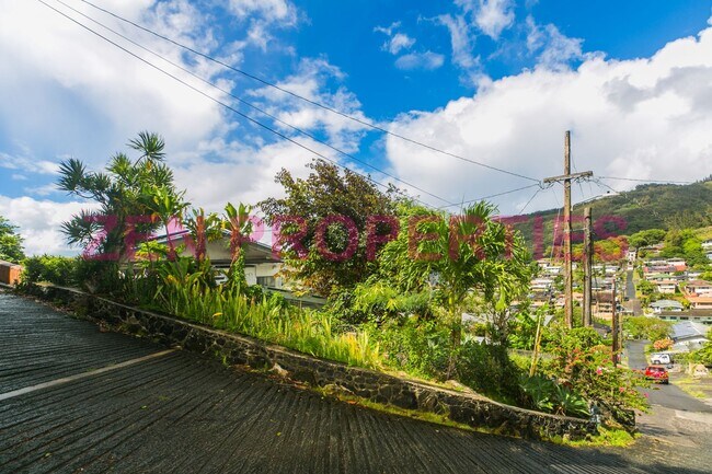 Foto del edificio - 3 bdrm/ 1 bath home for rent in Kalihi Uka