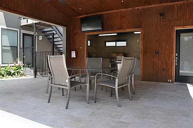 Foto del edificio - 5909 Birchbrook Dr