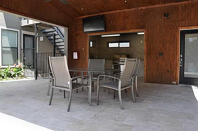 Building Photo - 5909 Birchbrook Dr