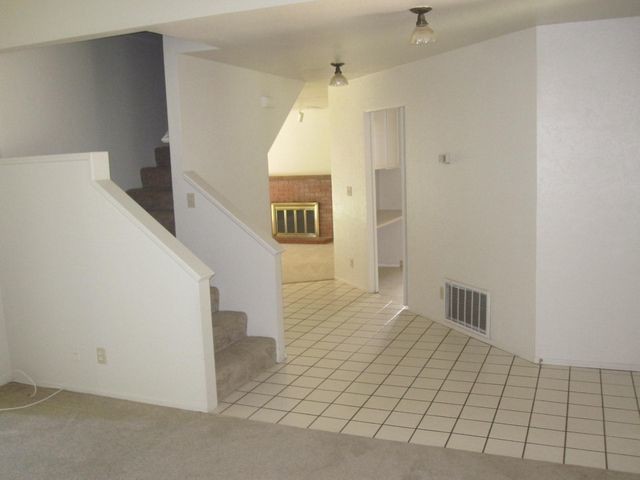 Foto del edificio - House For Rent in Modesto