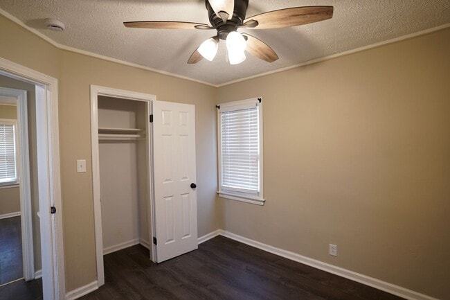 Building Photo - Fully Renovated 3-Bedroom Home – Move-In Ready for You!