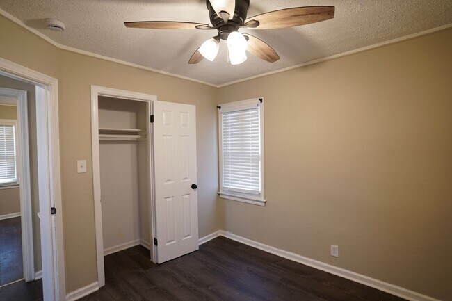 Foto del edificio - Fully Renovated 3-Bedroom Home – Move-In Ready for You!