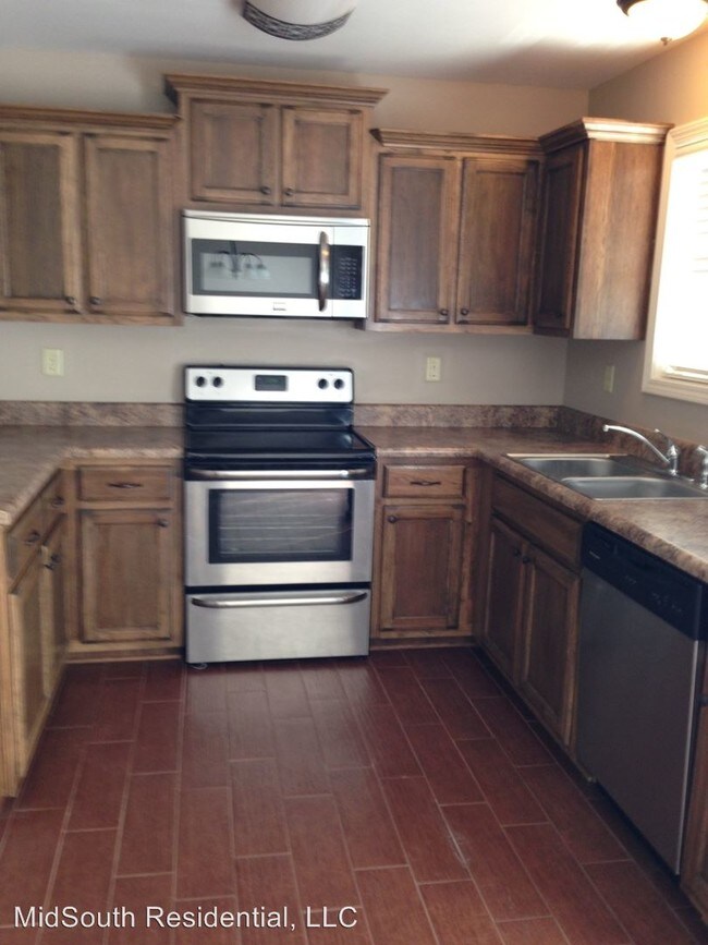 Building Photo - 321 Salmon Rd