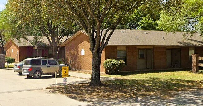 Foto del edificio - 606 E Kennedy Ave