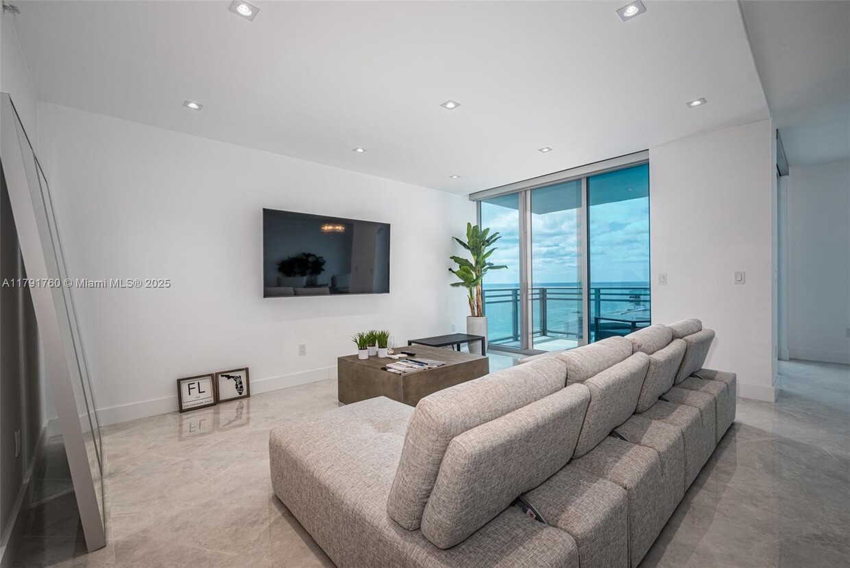 Foto principal - 3535 S Ocean Dr