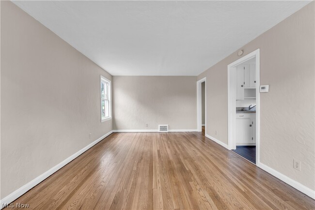 Foto del edificio - 511 E 222nd St