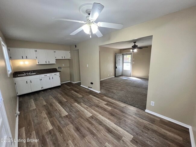 Foto del edificio - 536 Crestwood Rd