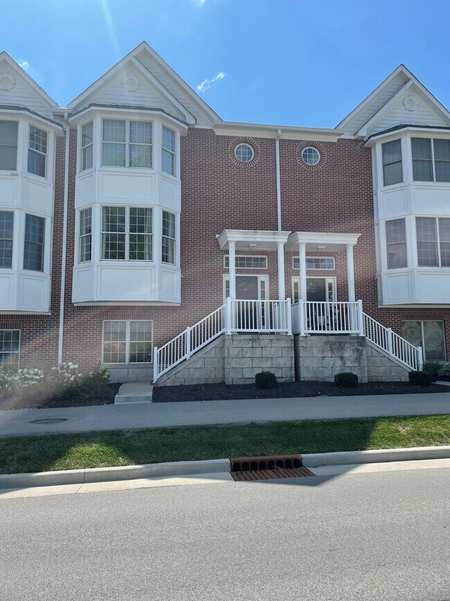 100 Guilford Trail Dr, Carmel, IN 46032 Condo for Rent in Carmel, IN