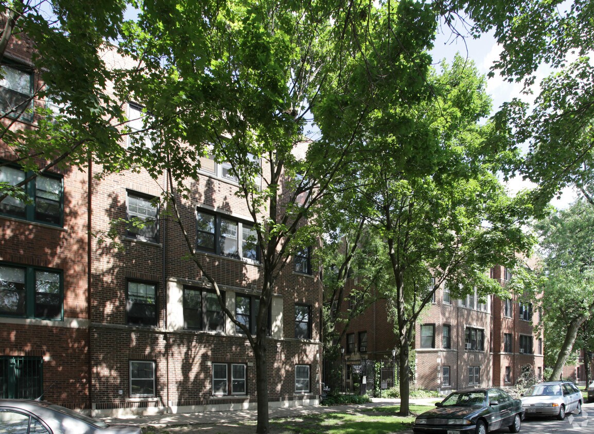 Foto del edificio - Ingleside Court Condominiums