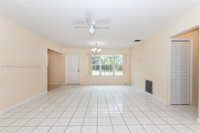 Foto del edificio - 3 br, 2 bath House - 1781 NE 157th Ter