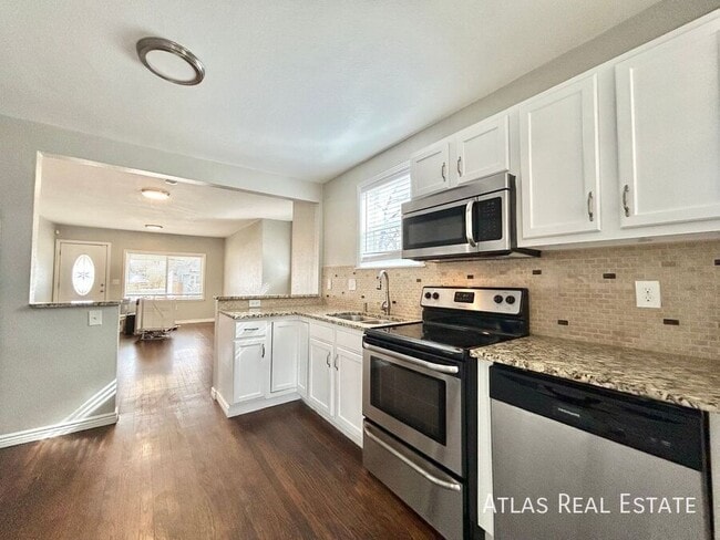 Foto del edificio - 1553 Ulster St