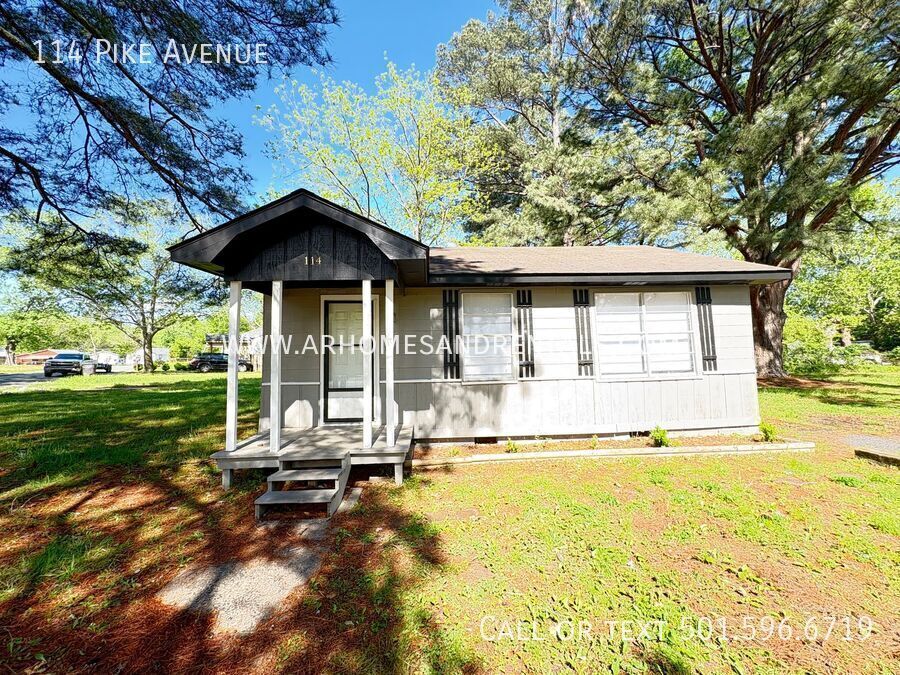 Primary Photo - 114 Pike Ave
