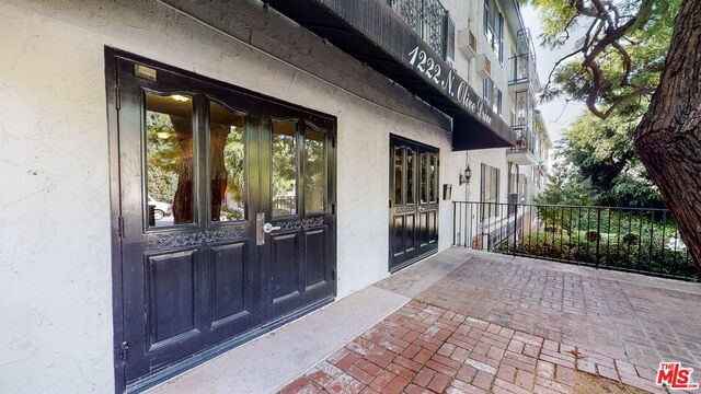 Building Photo - 1222 N Olive Dr
