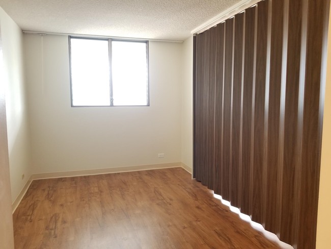Building Photo - 2240 Kuhio Ave