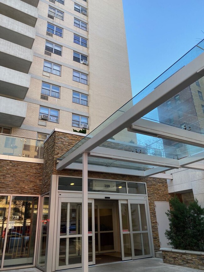 Foto del edificio - 100 W 93rd St