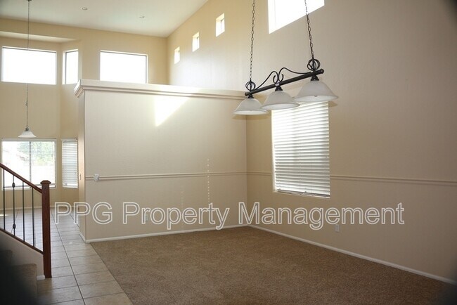 Building Photo - 15010 W Poinsettia Dr
