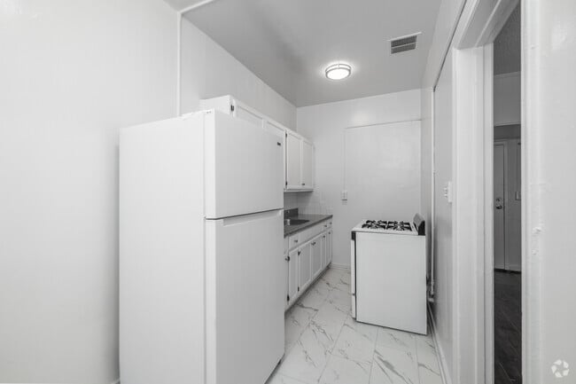 1 habitación, 1 baño - 600 pies cuadrados - Cocina - Wendover Apartments