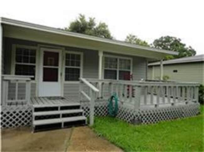 Building Photo - 36 18th Ave N