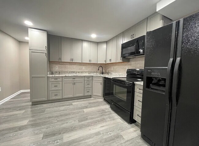 Building Photo - 11206 Golden Meadow Ct