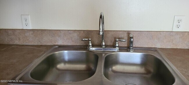 Foto del edificio - 409 14th St