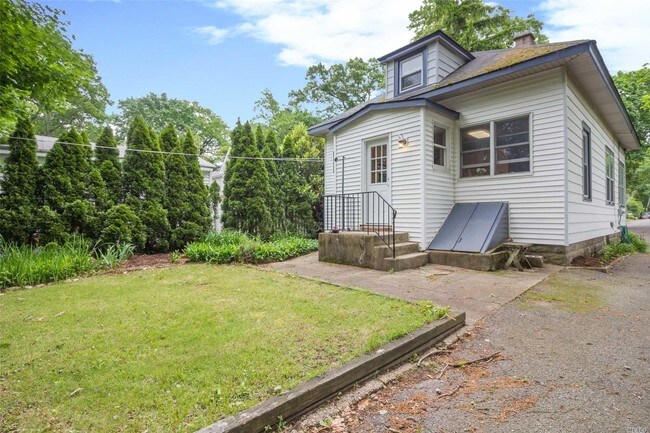 Backyard - 500 Arthur St
