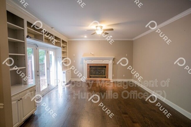 Building Photo - 2411 Oakwood Ave NE