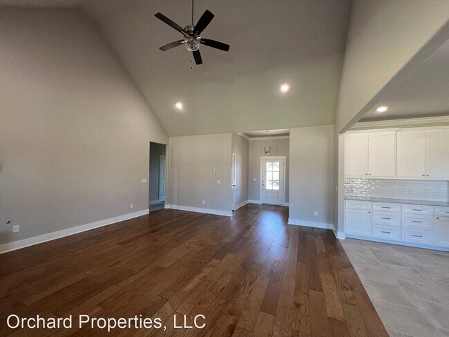 Foto del edificio - 5 br, 3 bath House - 1052 Morra Ave.