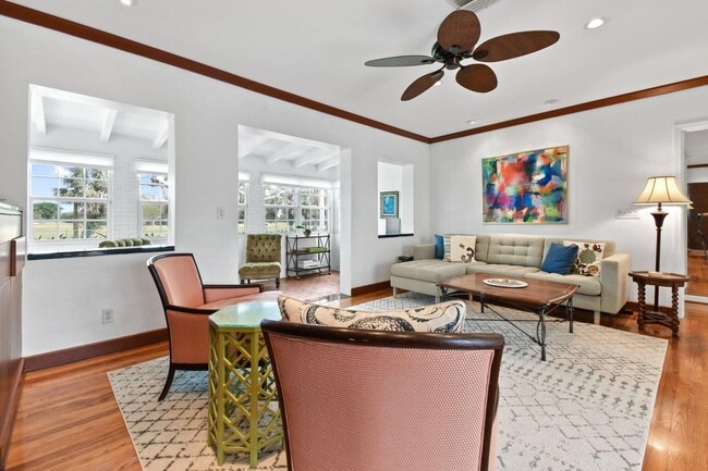 Foto del edificio - 1219 N Lakeside Dr