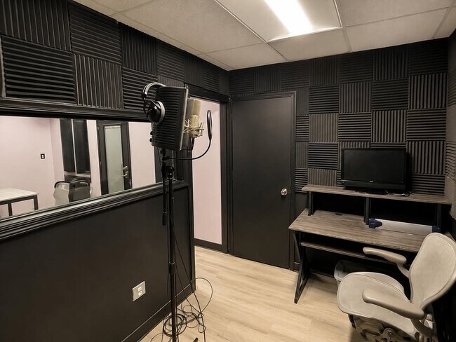Foto del edificio - 4574 Beech Rd